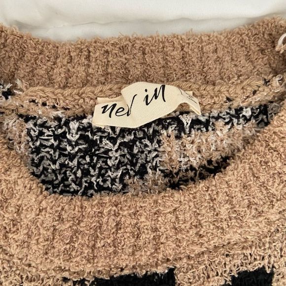 Distressed leopard sweater size small - Picture 3 of 11